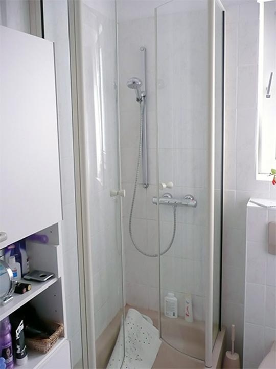 Der hohe Einstieg wurde für die Benutzer der Dusche immer mehr zum Problem.
